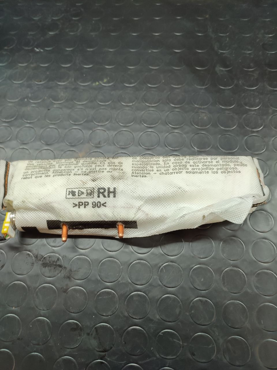 Airbag Sedile anteriore destro Volkswagen Touran III cod: 631194400 - F&P CRASH SRLS - Ricambi Usati