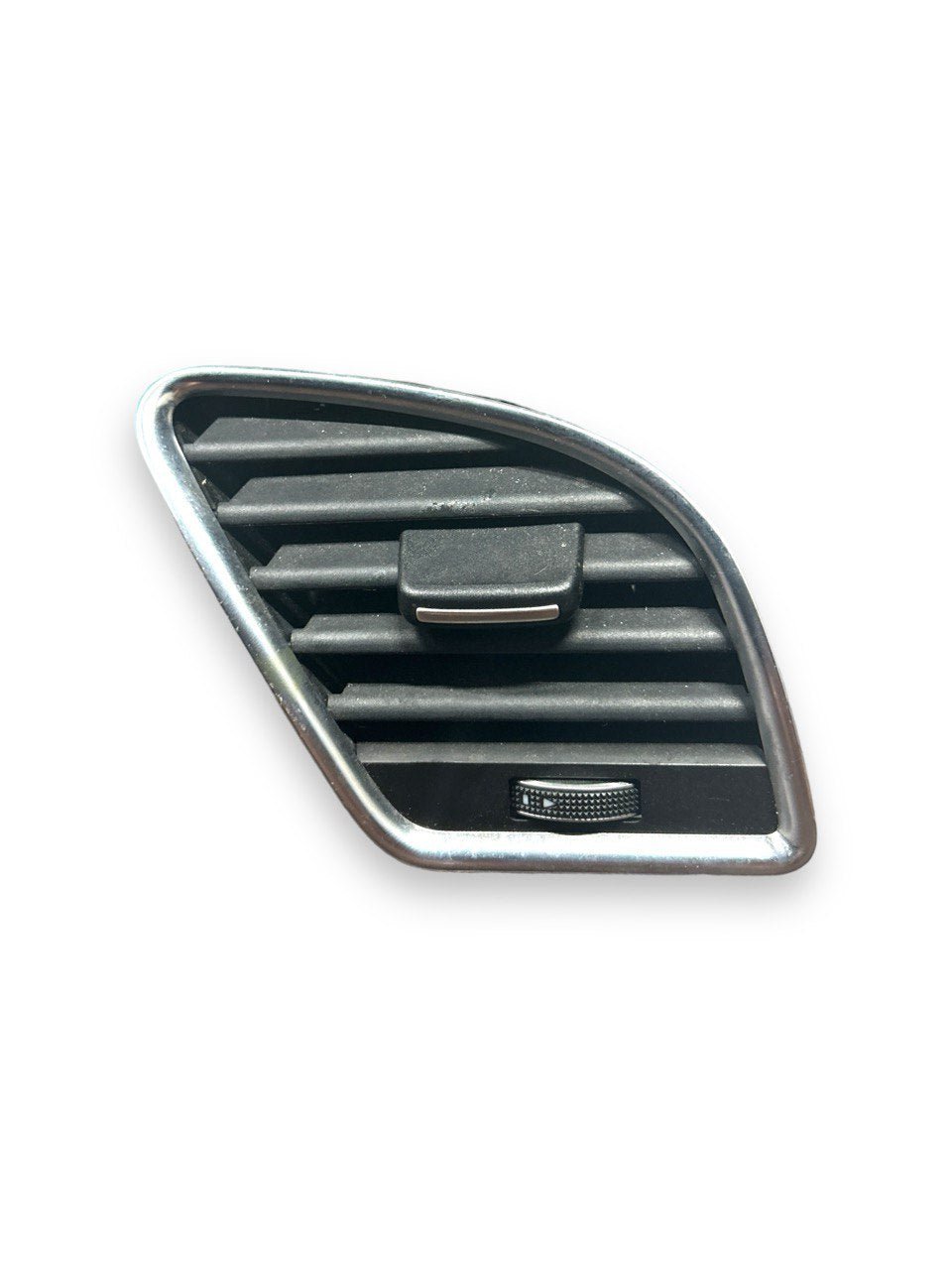 Bocchetta Aria Anteriore Destro Audi A5 (8T) (2010 &gt; 2017) cod.8T1820902G - F&amp;P CRASH SRLS - Ricambi Usati