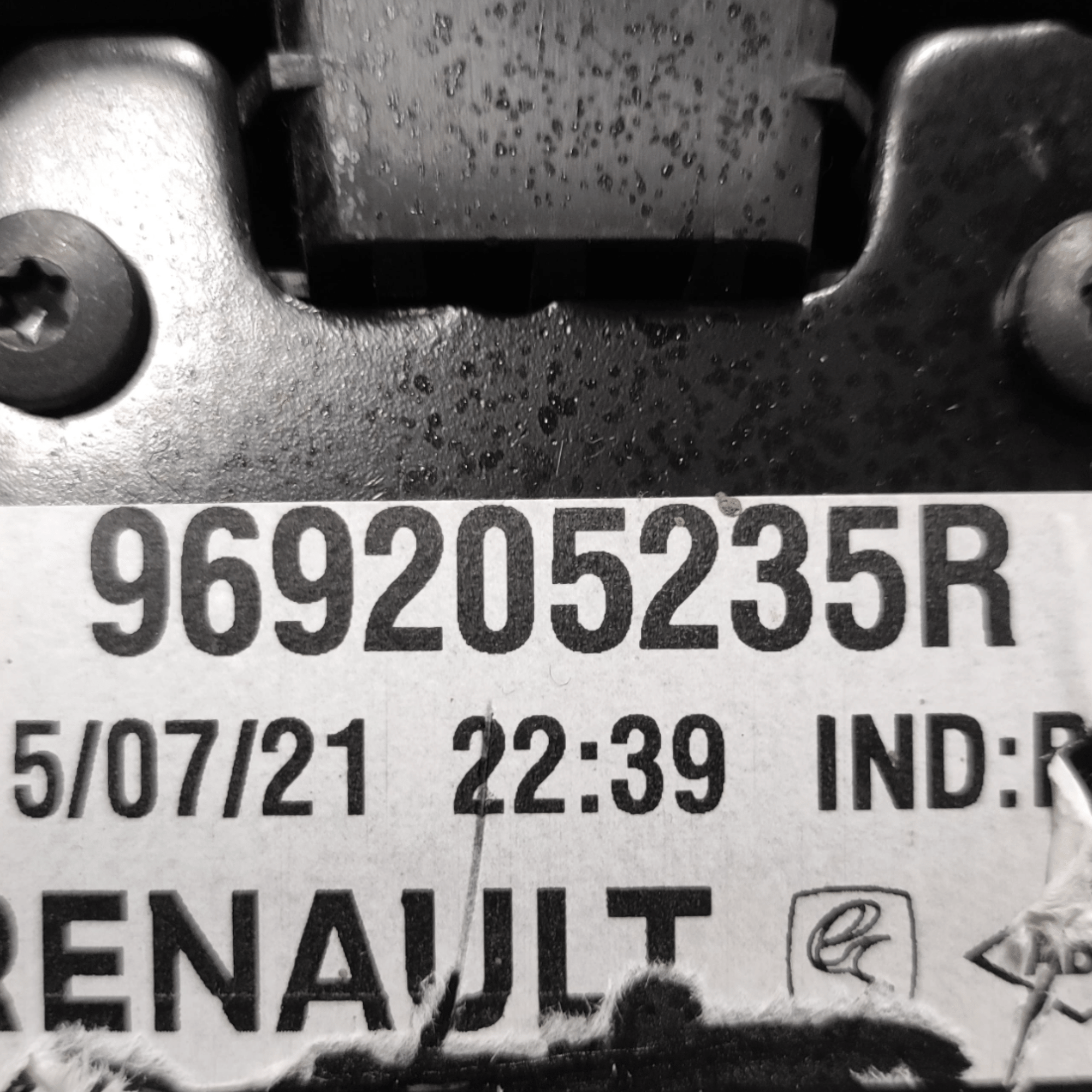 Bracciolo + Tunnel Centrale Dacia Sandero COD: 969205235R (2020>) - F&P CRASH SRLS - Ricambi Usati