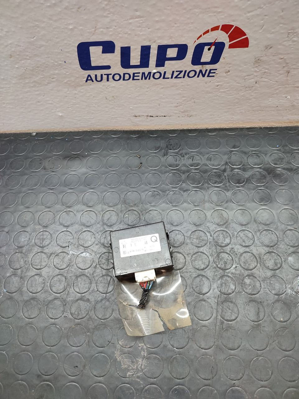 Centralina immobilizer Toyota Rav4 II cod 626476-000 - F&amp;P CRASH SRLS - Ricambi Usati
