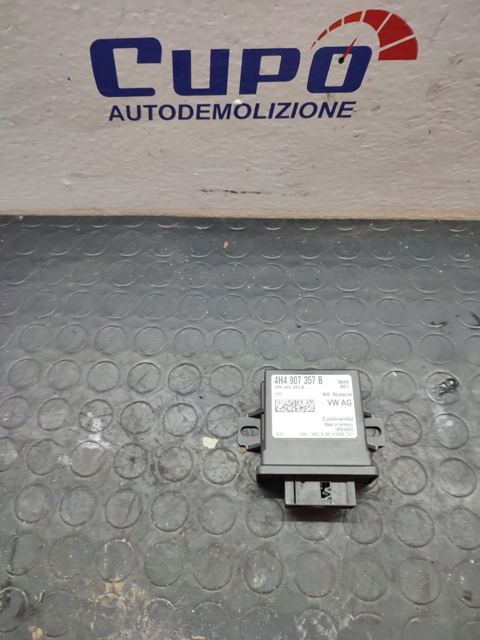 Centralina regolazione profondità fari Audi A8 ( D4 ) cod 4h4907357b - F&P CRASH SRLS - Ricambi Usati