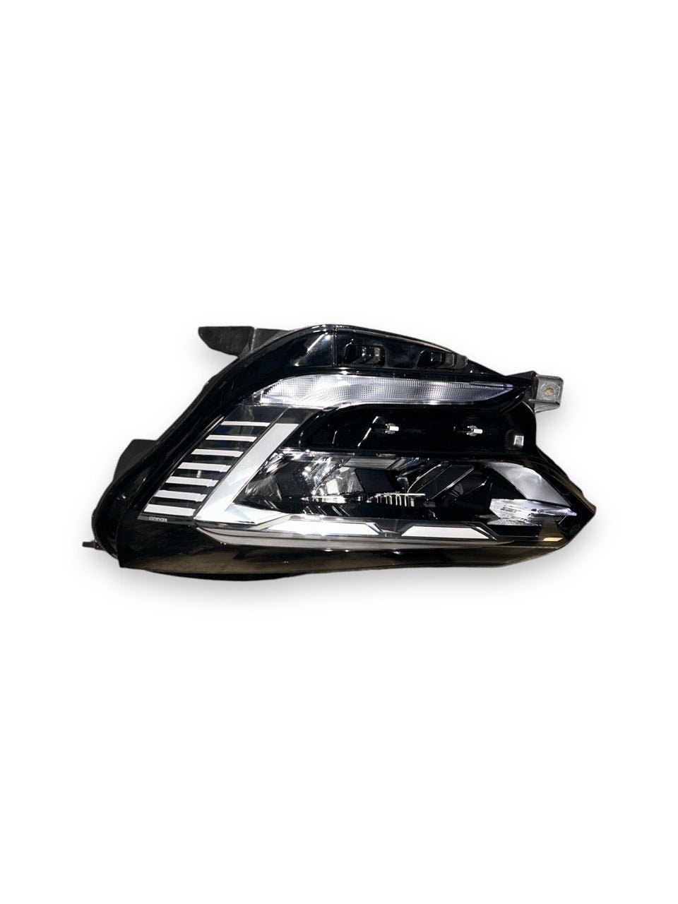 Fanale / Faro Led Anteriore Sinistro Renault Captur II (2019 &gt; ) cod.260608054R - F&amp;P CRASH SRLS - Ricambi Usati