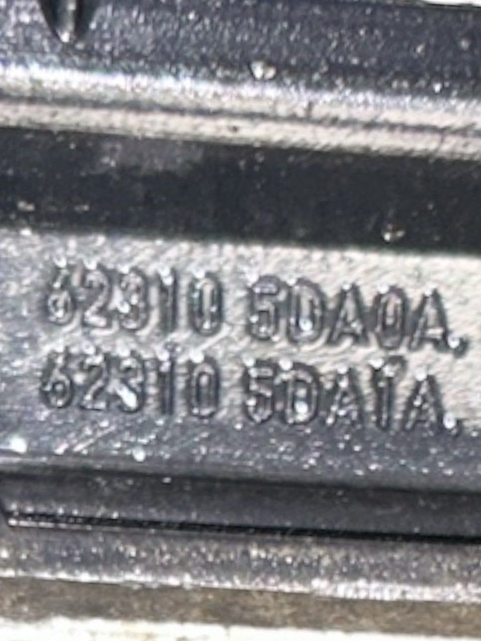 Griglia Paraurti Anteriore Infiniti (Q30) (2015 > 2019) cod.623105DA0A - F&P CRASH SRLS - Ricambi Usati