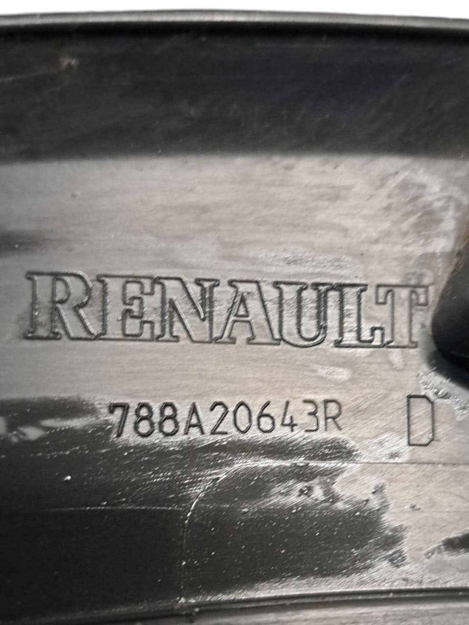 Modanatura parafango Anteriore Destro Renault Captur (2013 - 2019) COD:788A20643R - F&P CRASH SRLS - Ricambi Usati