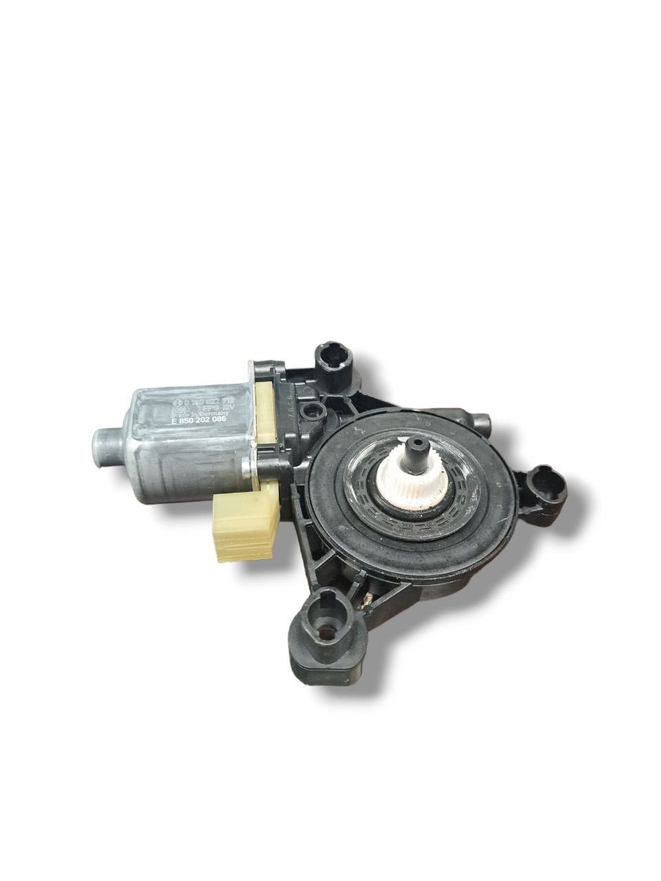 Motorino alzavetro posteriore destro (dx) Audi Q3 (2018&gt;) COD:5Q0959802 - F&amp;P CRASH SRLS - Ricambi Usati