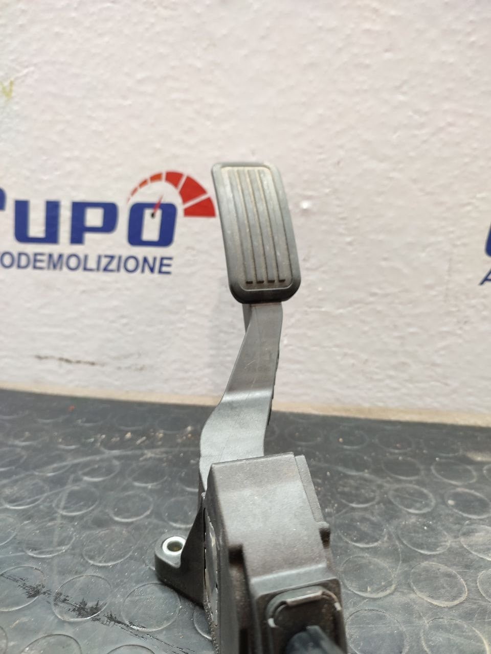 Pedale acceleratore TOYOTA YARIS 1.0 5W 2008 cod: 78110 0d 010 - F&P CRASH SRLS - Ricambi Usati