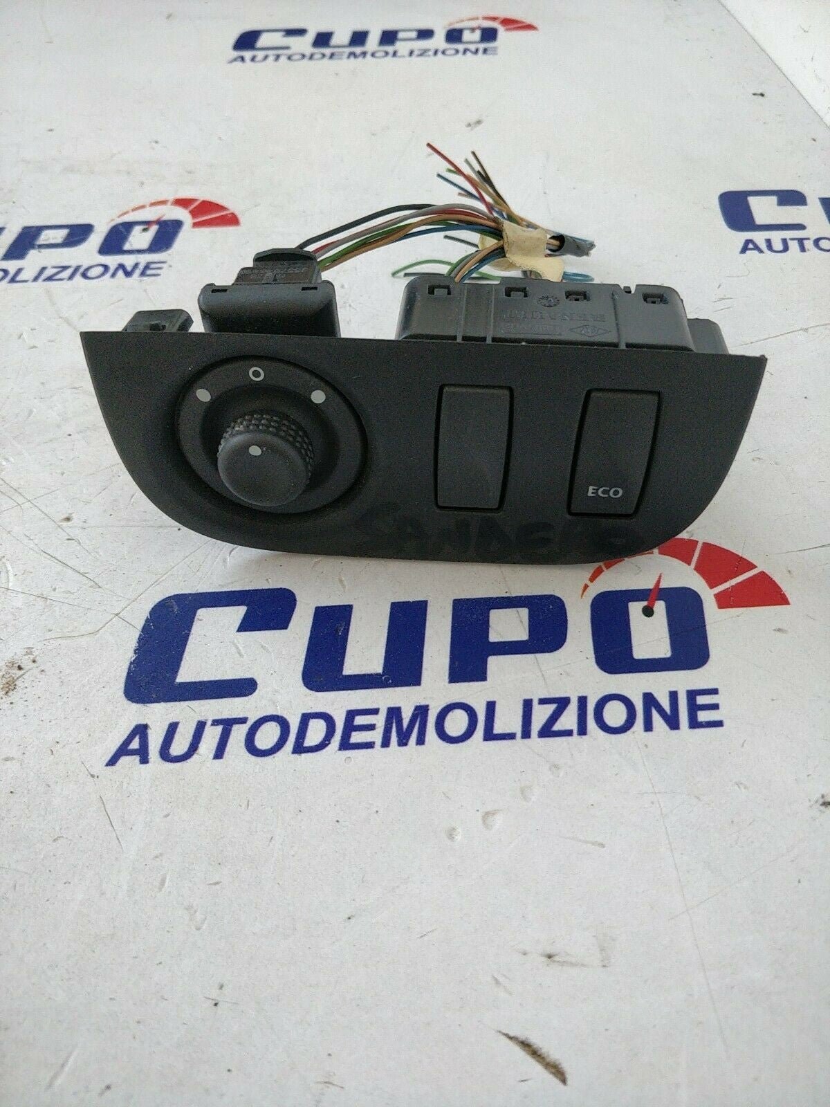 Pulsantiera reg.specchietti/ Eco 255704649R Dacia Sandero - F&P CRASH SRLS - Ricambi Usati