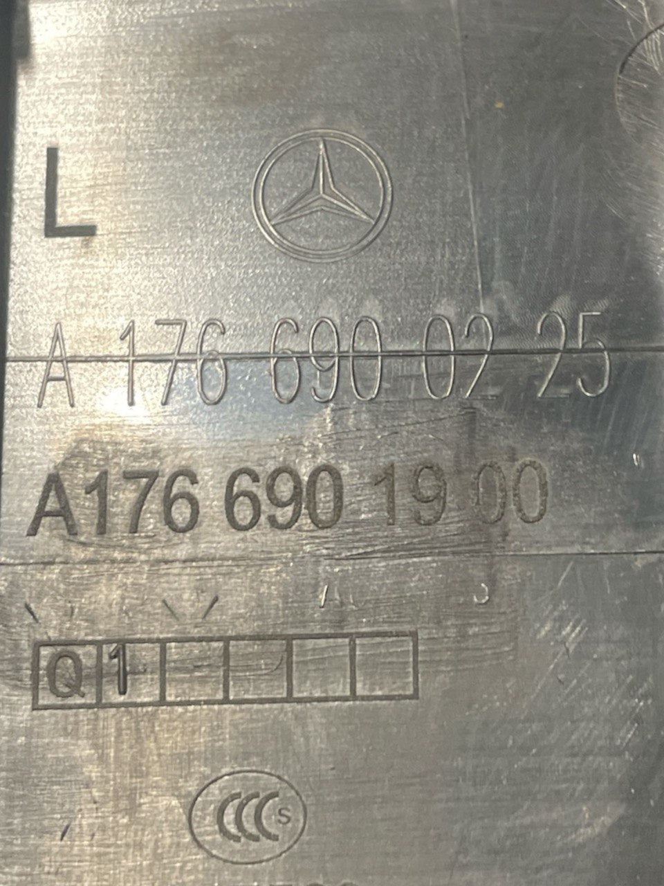 Rivestimento Montante Sinistro (sx) Mercedes - Benz Classe A w176 cod:A1766900225 ( 2012 - 2018 ) - F&P CRASH SRLS - Ricambi Usati