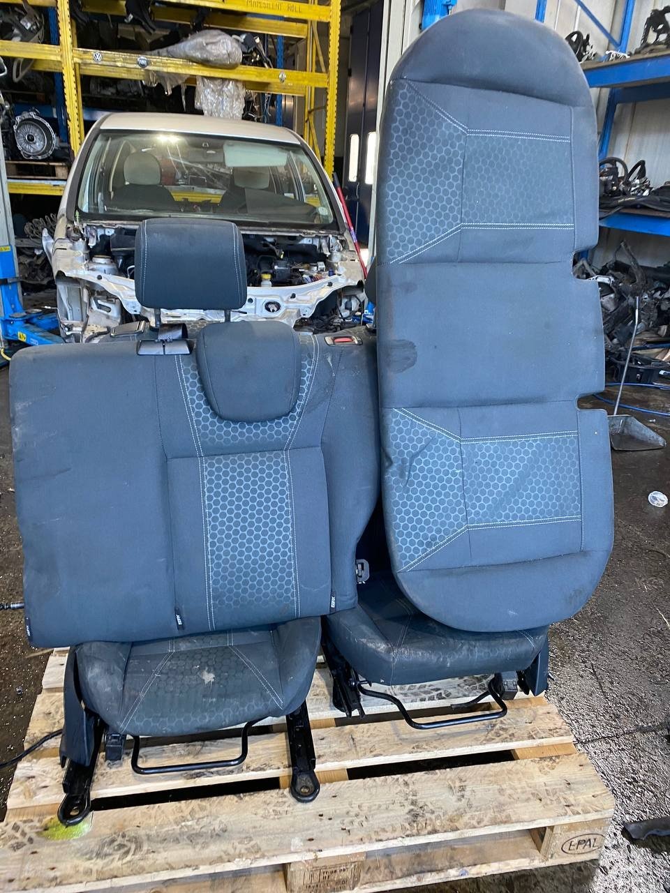 Tappezzeria completa ford focus (2009) - F&amp;P CRASH SRLS - Ricambi Usati