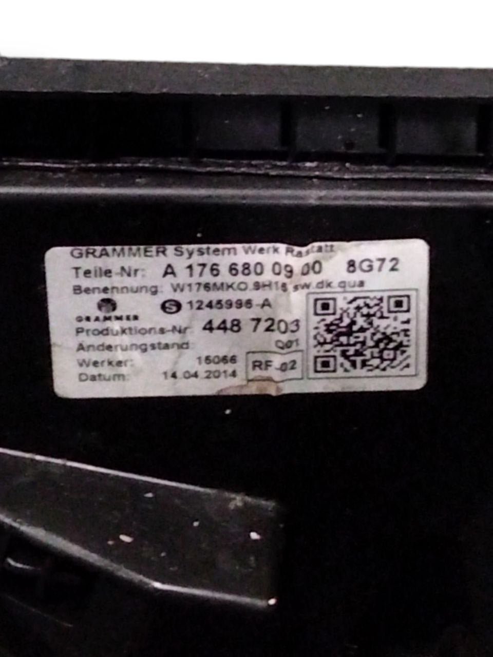 Tunnel Centrale + Bracciolo Mercedes - Benz Classe A w176 ( 2012 - 2018 ) cod.A1766800900 - F&P CRASH SRLS - Ricambi Usati
