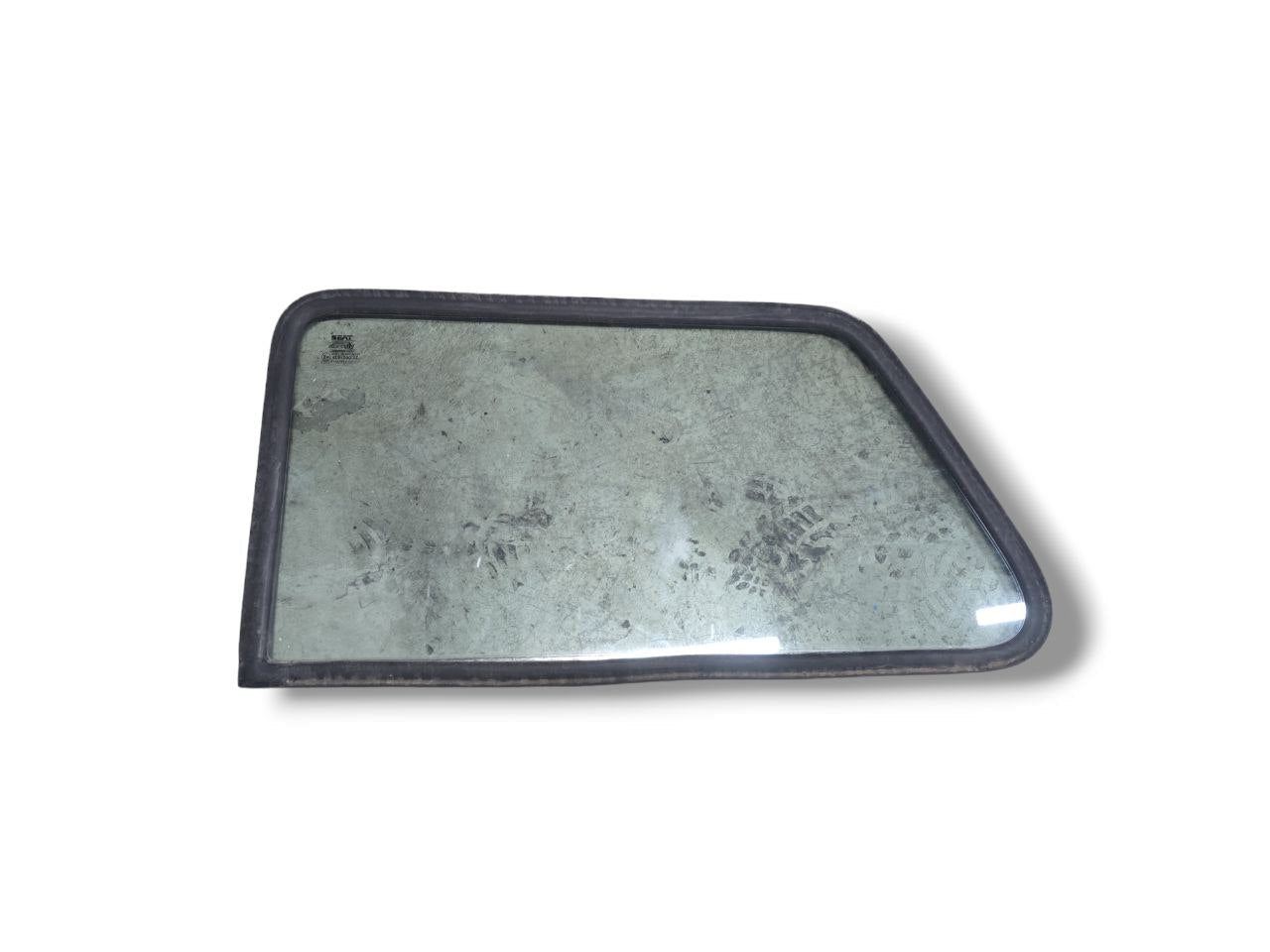 VETRO FINESTRINO POSTERIORE SINISTRO SEAT MARBELLA (1986 - 1998) - F&P CRASH SRLS - Ricambi Usati